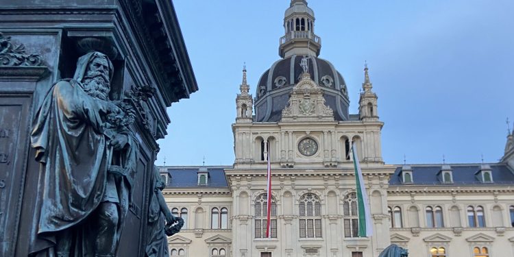 ‘Valencians al món’ viaja a Graz, la joya secreta de Austria
