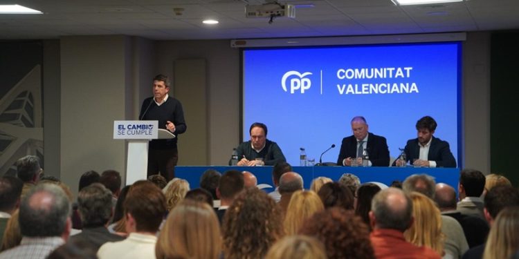 Carlos Mazón agradece el respaldo de su partido y exige al Gobierno de España «responsabilidad, respuestas y explicaciones»
