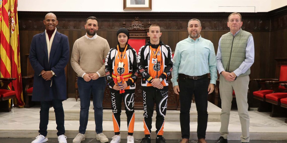 Sagunto reconoce a la campeona y el subcampeón de España de boxeo