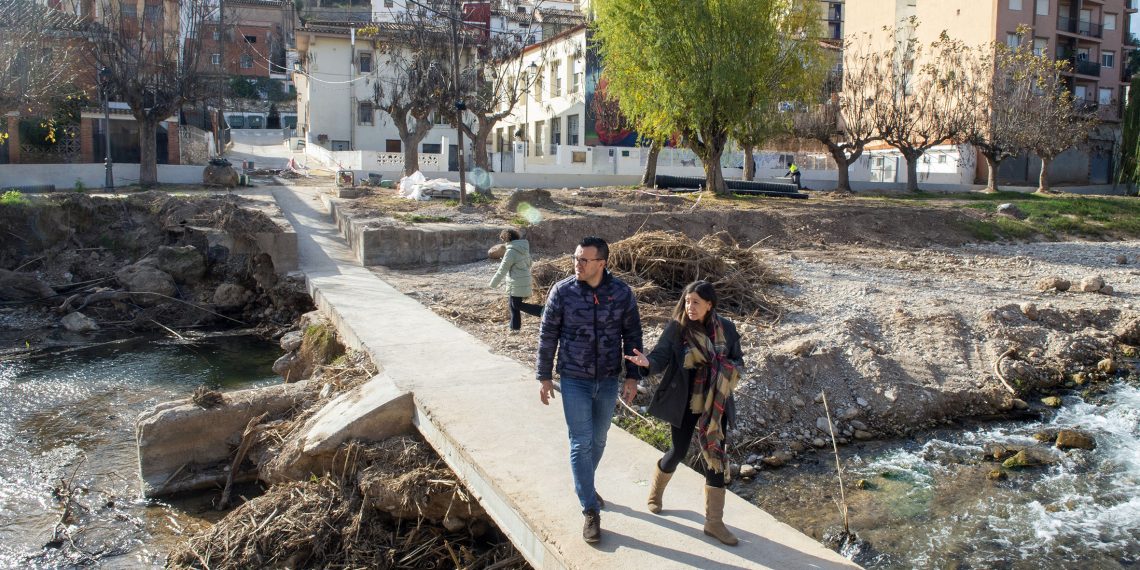 Mompó visita el municipio Calles afectado por la DANA