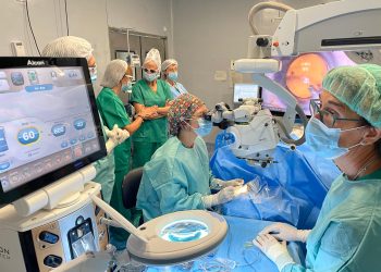 El Hospital Sant Joan d’Alacant incorpora un microscopio quirúrgico oftalmológico de última generación