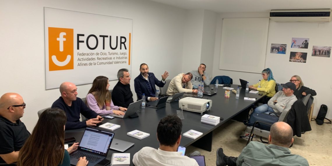 FOTUR y Promfest se unen para ofrecer formación sobre la implantación de la huella de carbono