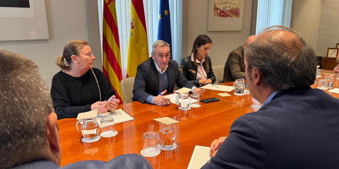 Barrachina exige al Gobierno de España que mantenga el trasvase Tajo-Segura porque el agua desalada es complementaria no sustitutiva
