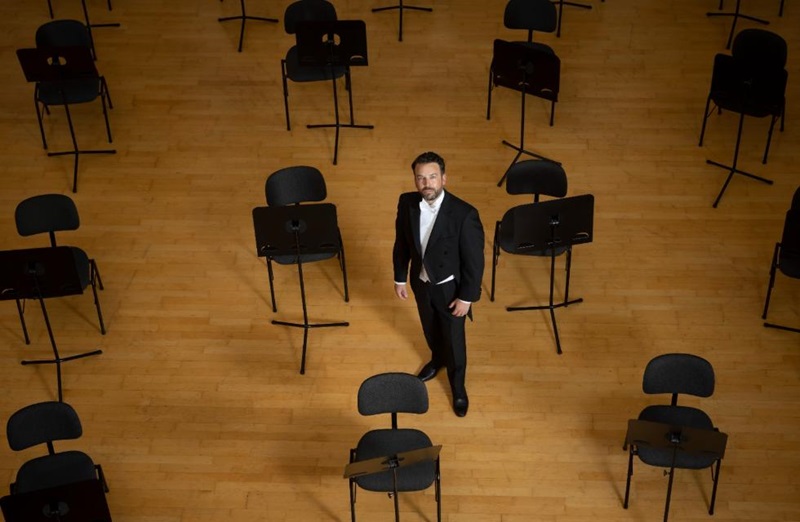 Les Arts comunica que James Gaffigan finaliza su etapa como director musical esta temporada