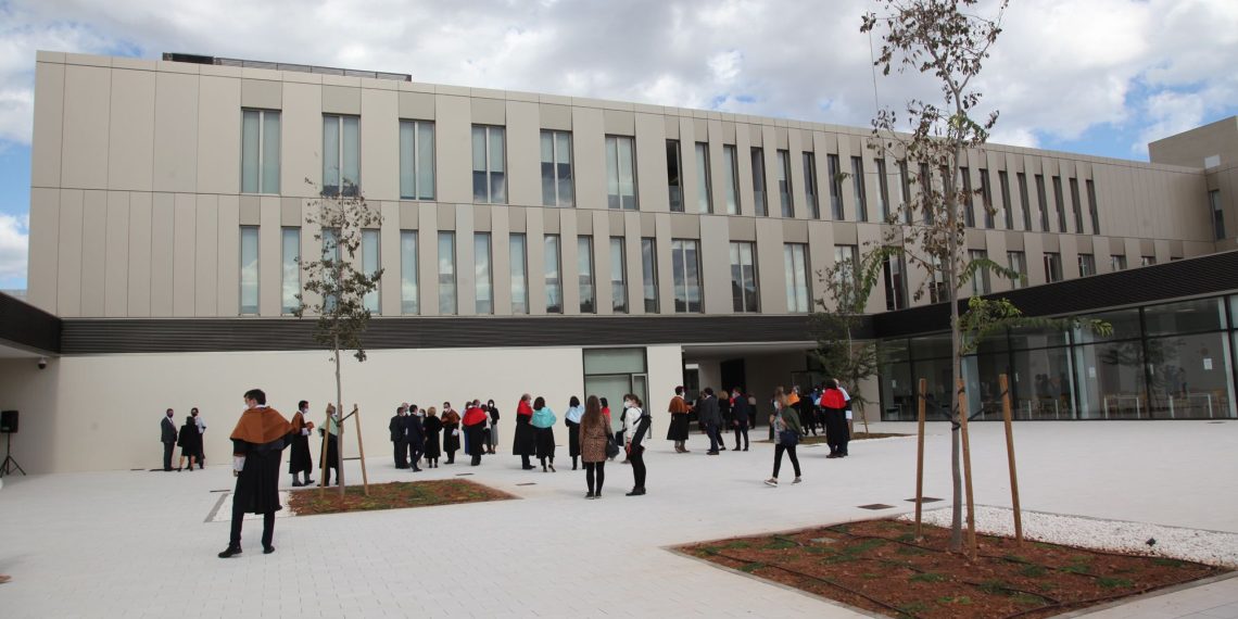La Generalitat y la Universidad CEU Cardenal Herrera colaboran en la investigación de tratamientos de la sarna sarcóptica en la cabra hispánica