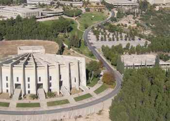 La Generalitat repone los suministros del Complejo Educativo de Cheste