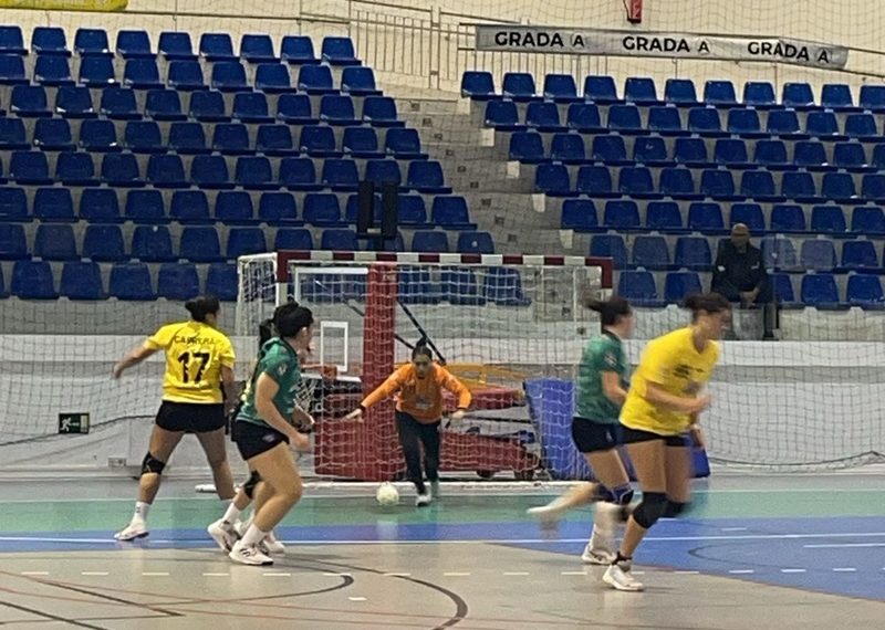 Handbol Mislata remonta y vence al Puerto del Carmen