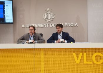 Juan C. Caballero: «Incrementamos en 600.000 € los recursos para la limpieza de las playas del Sur, y reclamará los gastos al Gobierno central