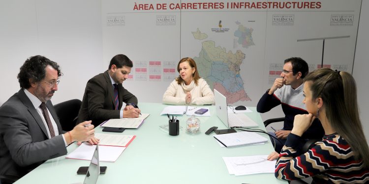 La Diputación de Valencia licita las obras para prolongar la carretera Nazaret-Oliva