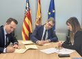 La Generalitat y el Ayuntamiento de Alberic acuerdan destinar 26 viviendas públicas a jóvenes, familias numerosas y personas mayores de 60 años