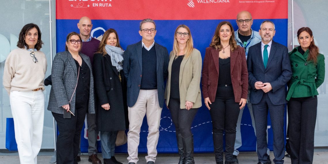 Antonio Galvañ participa en el foro Labora en el que empresas de la zona ofrecen 120 puestos de trabajo