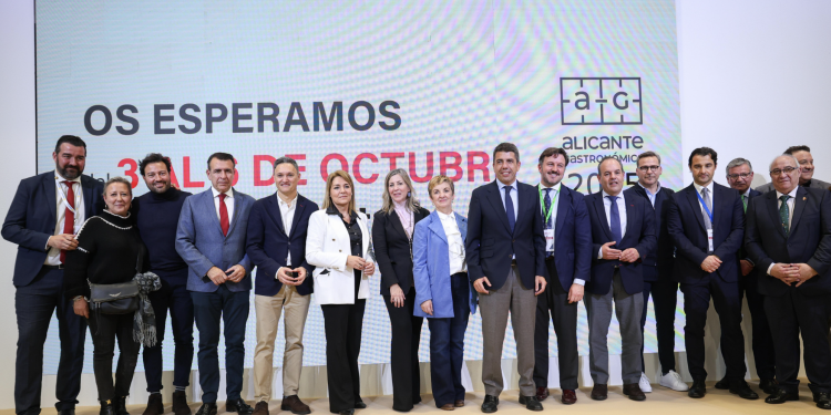 Mazón pone en valor “el liderazgo y la madurez de la gastronomía” de la Comunitat y su papel para “motivar a miles de turistas a visitar nuestro destino”