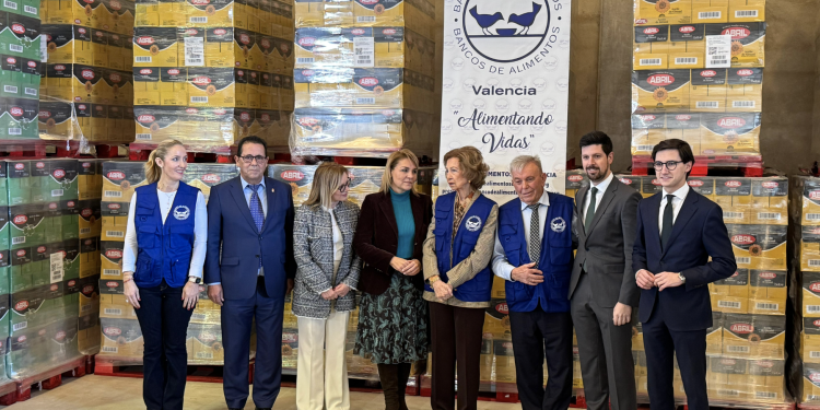 Susana Camarero destaca el interés de la Reina Sofía por conocer el trabajo del Banco de Alimentos de Valencia con las personas afectadas por la dana