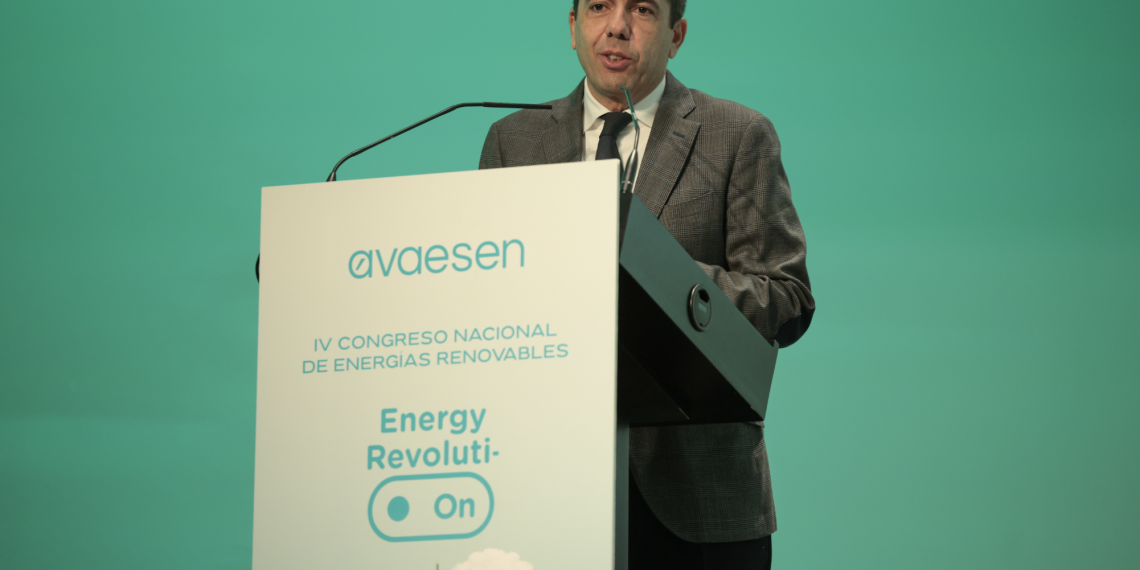 Mazón: “Mantenemos durante 2025 las deducciones fiscales a las instalaciones de autoconsumo eléctrico en los hogares con fuentes renovables”