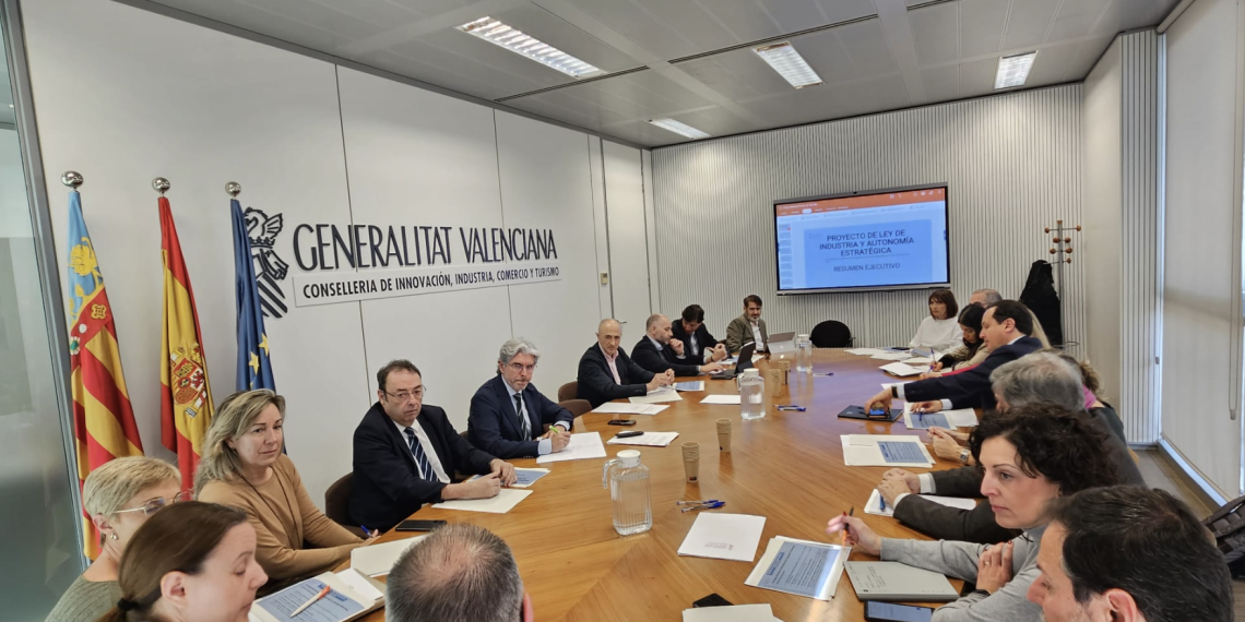 La Conselleria de Industria exigirá que la nueva Ley de Industria del Gobierno central responda a las particularidades del tejido industrial valenciano y se asignen los recursos adecuados