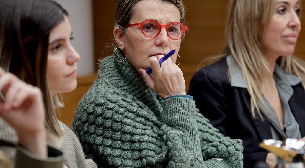 Bastidas denuncia que el Gobierno imparte órdenes al Seprona para multar a los empresarios que no retiren el lodo