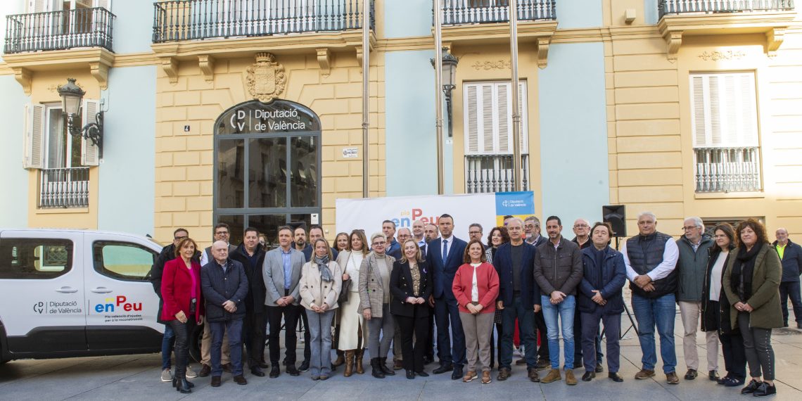 La Diputació de Valencia entrega 43 vehículos a los municipios afectados por la dana