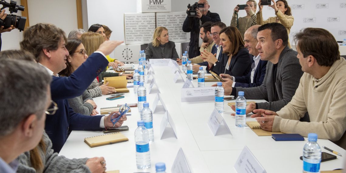Mompó reclama la suspensión de las reglas fiscales para los municipios afectados por la dana