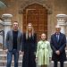 Vicent Mompó recibe a las Falleras Mayores de Valencia en la Diputació