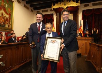 Carlos Mazón destaca la contribución de Juan Perán en la mejora de la sociedad