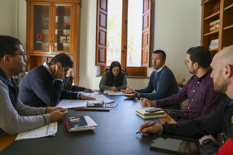 La Diputació de Valencia intensifica los trabajos de retirada de lodo en Catarroja