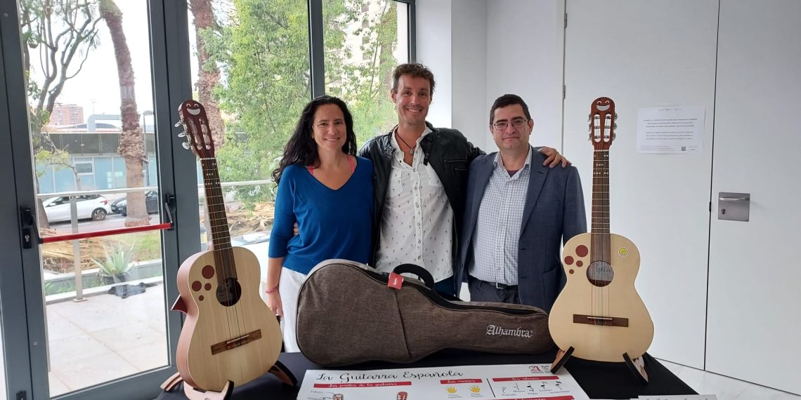 Pepita: la única guitarra española diseñada en exclusiva para la enseñanza musical de niños pequeños