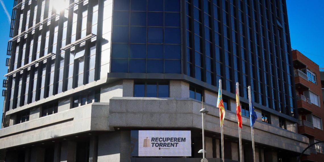 Torrent refuerza su apoyo a las familias afectadas tras la catástrofe