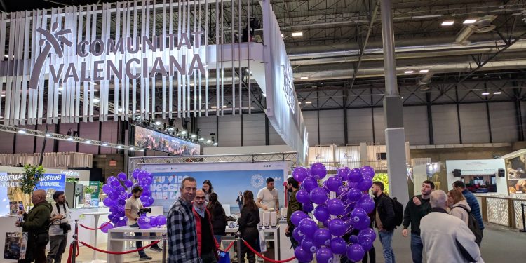 El estand de la Comunitat Valenciana mejora sus datos del año pasado y registra alrededor de 5.200 reuniones en Fitur 2025