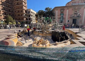 Arranca la restauración del Monumento al río Túria de plaza de la Mare de Déu