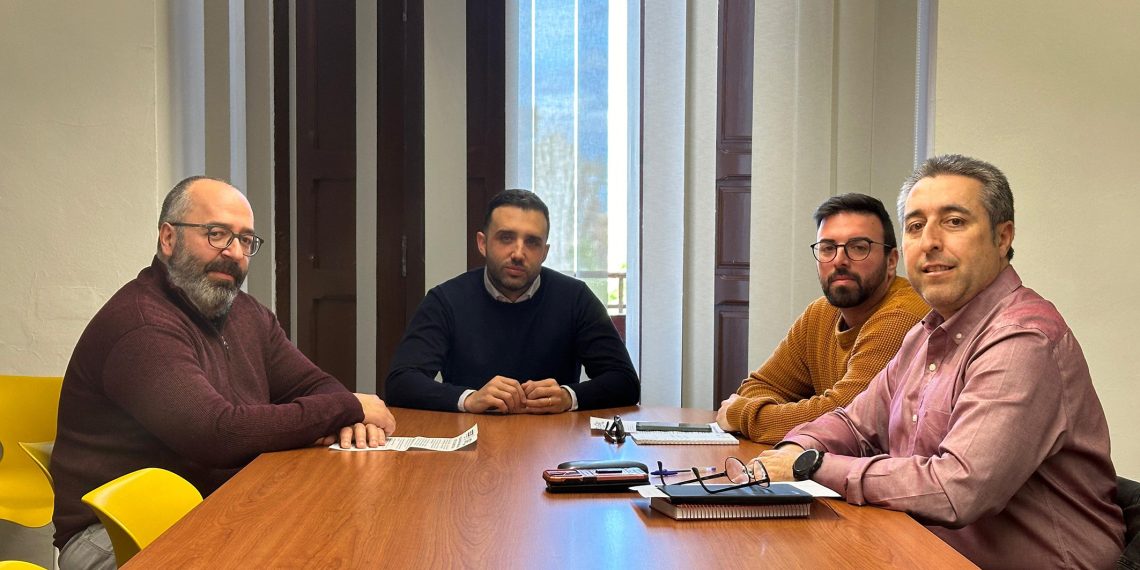 El alcalde de Sagunto y el concejal de Sanidad se reúnen con representantes del sector