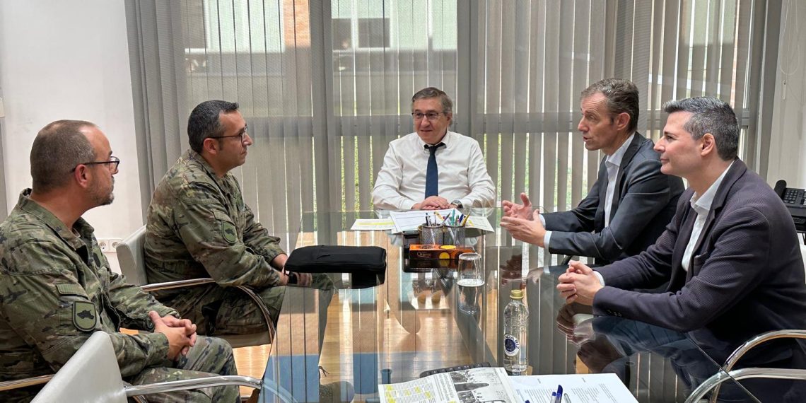 Rovira agradece a la CIMIC su colaboración en la recuperación de los centros educativos afectados por la riada
