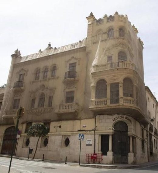 Justicia adjudica por 158.752 euros las obras para restaurar la fachada de la sede judicial de Ontinyent
