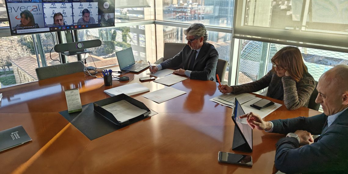 La Conselleria de Industria crea una mesa de seguimiento para evaluar cómo afectaría a la industria valenciana una posible subida de aranceles en Estados Unidos