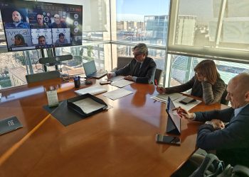 La Conselleria de Industria crea una mesa de seguimiento para evaluar cómo afectaría a la industria valenciana una posible subida de aranceles en Estados Unidos