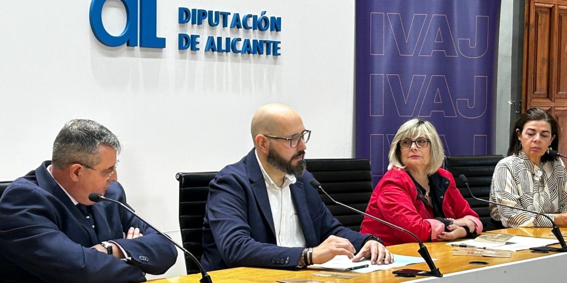 El director general del IVAJ motiva a los jóvenes a involucrarse de manera activa en la Senda del Poeta Miguel Hernández 2025