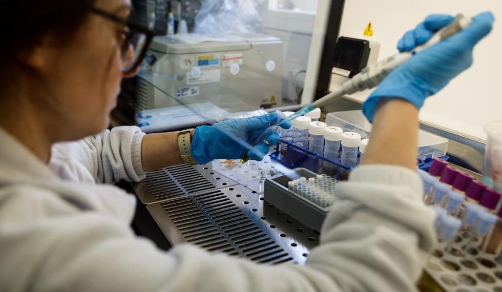 ISABIAL e IDiBE constituyen una unidad mixta de investigación para el desarrollo de tecnología para el tratamiento del cáncer