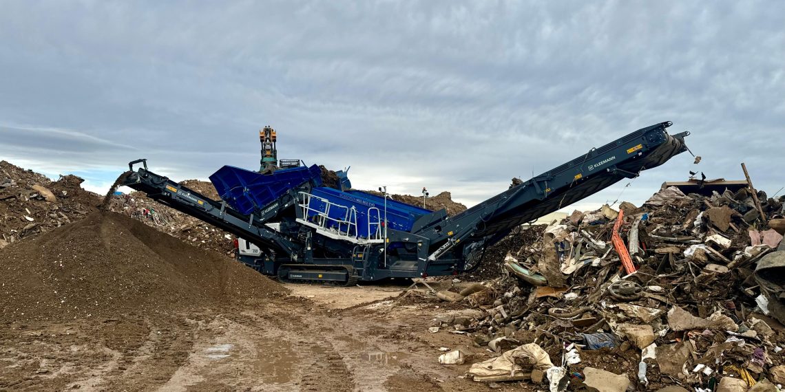 La Generalitat reutilizará la tierra mezclada con los residuos de las inundaciones para trabajos en vertederos, rellenar canteras y en la construcción