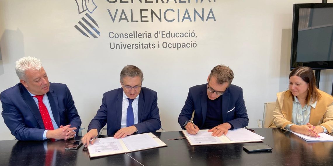 Docentes voluntarios apoyan el bienestar emocional en centros tras la riada