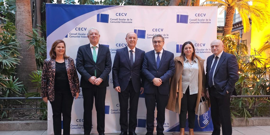 Rovira celebra el 40 aniversario del Consell Escolar que “ha contribuido de manera decisiva al fortalecimiento de nuestra educación”