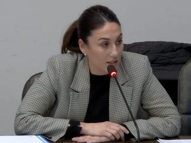La oposición en bloque pide, a iniciativa del PP, que Silla investigue la trama que salpica al alcalde