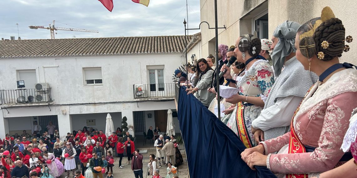 San Antonio de Benagéber enciende la mecha de las ‘Fallas de la esperanza’ con el acto de la Cridà