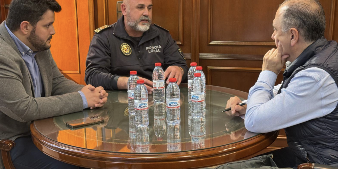 El conseller de Emergencias e Interior realiza el seguimiento de las actuaciones gestionadas por el CECOPI en Picanya, Sedaví y Albal