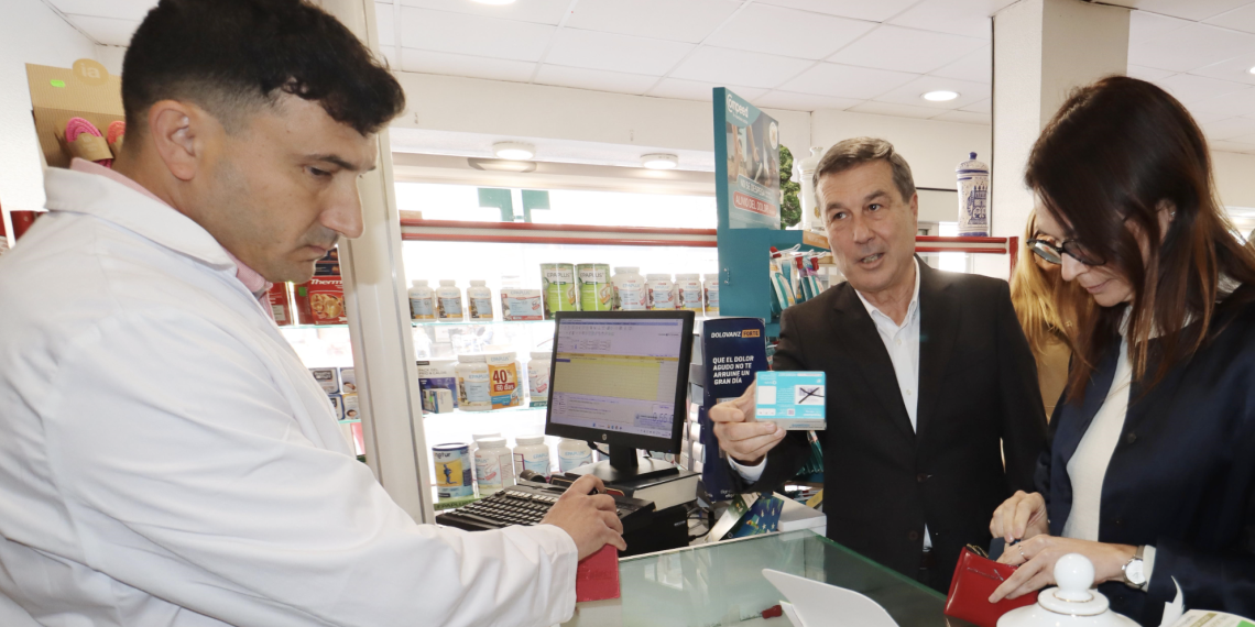Sanidad finaliza la implantación del código digital de medicamentos, eliminando el cupón precinto en las 807 farmacias de Alicante
