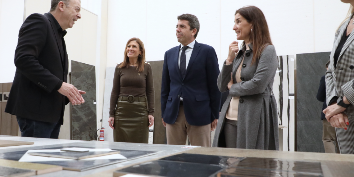 Mazón: “La Generalitat y la UJI promoverán un plan para generar nuevas oportunidades de negocio en el sector de la maquinaria cerámica”