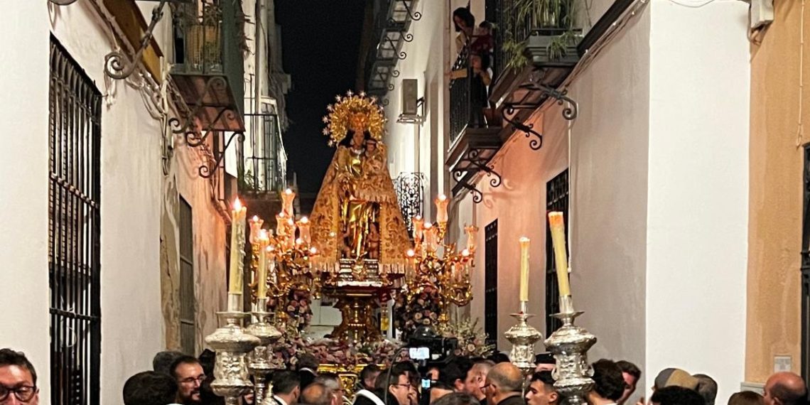 Histórica visita de la Mare de Deu dels Desamparats a Sevilla