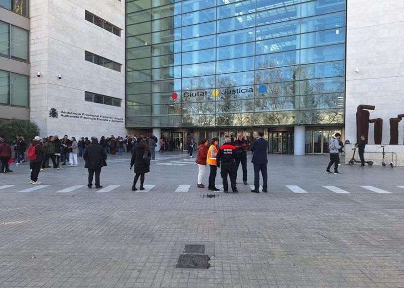 La Ciudad de la Justicia de València realiza un simulacro de incendio para evaluar la efectividad del plan de emergencias