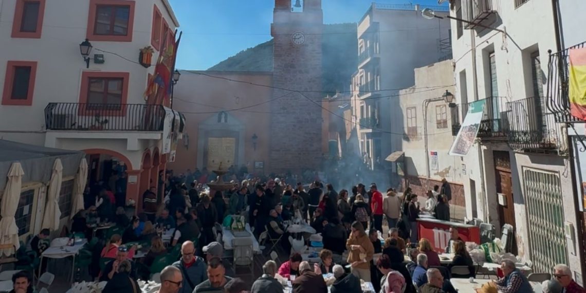 Gátova reúne a un millar de personas en la Fiesta del Matacerdo 2025.