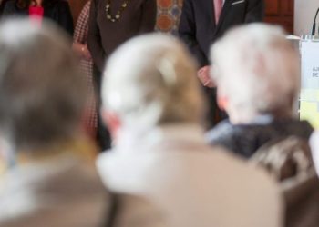 La jornada laboral se acorta, las ayudas crecen y la generación del «baby boom» sigue sin poder jubilarse