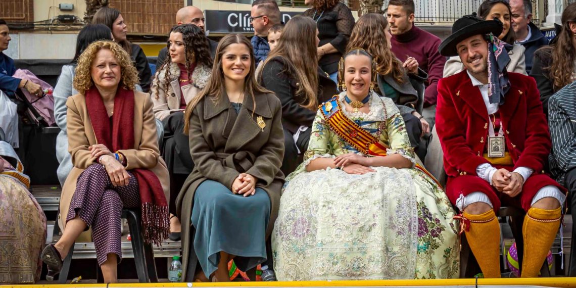 Torrent da inicio a sus Fallas con la Cabalgata del Ninot Infantil