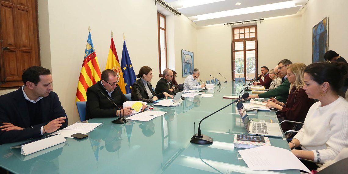 La Diputación de Alicante avanza en la nueva Ordenanza de Subvenciones con la incorporación de las aportaciones de los departamentos y centros gestores